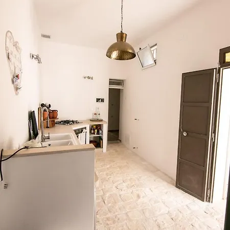 Trullo Quercia 度假居 奥斯图尼