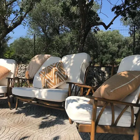 Trullo Quercia 度假居 奥斯图尼